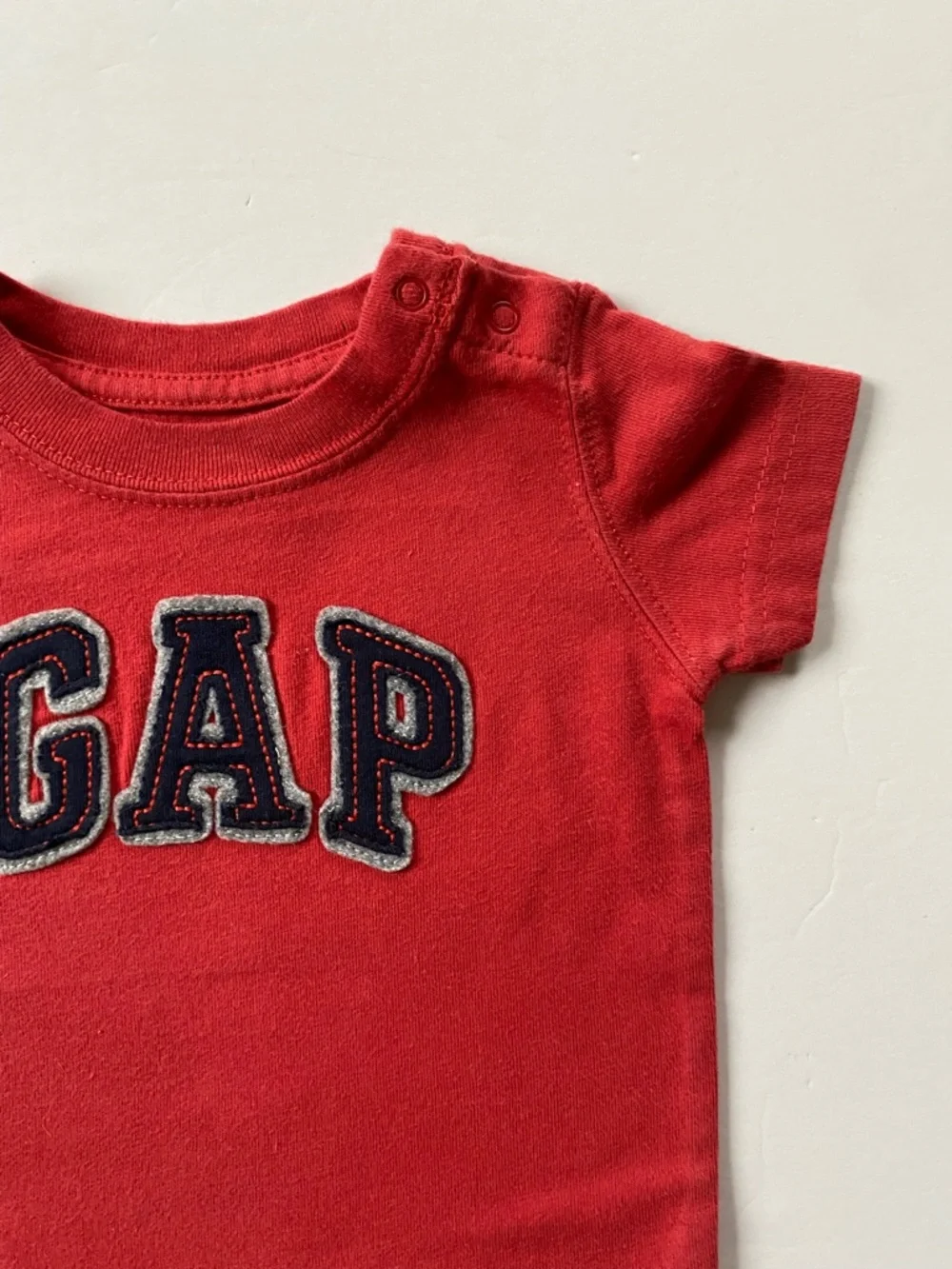 Baby GAP Logo One Piece T- Shirt Size 3 6 Months Red Spellout Red Cotton Snap